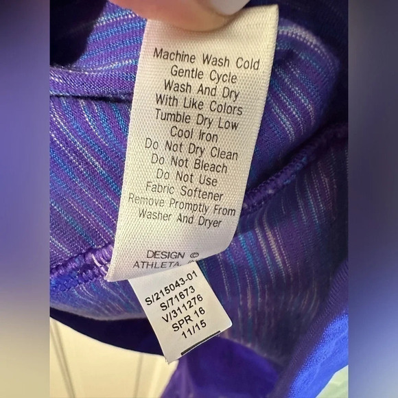 EUC ATHLETA Retro Purple Racerback Tank Back Pockets Built In Bra Padding Small - Picture 8 of 8